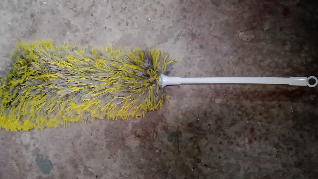 Long Handle Microfiber Duster – Extendable & Washable Cleaning Tool (62cm)