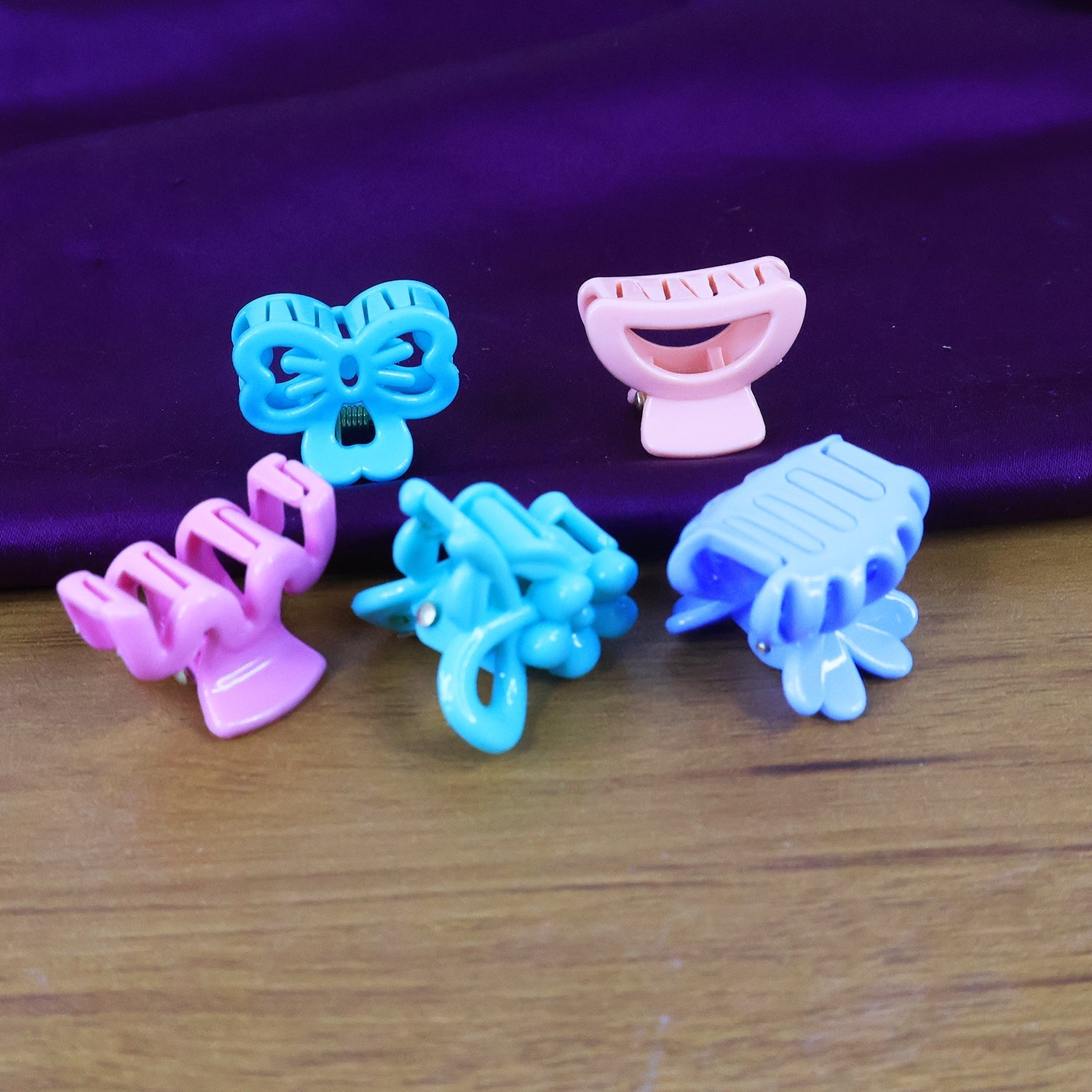 Plastic Small Hair Clips Girls Kids Hair Accessories (3 Pcs Set / Mix Color & Design)